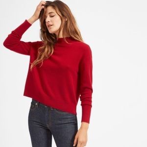 Everlane Cashmere Cropped Mockneck in deep red - XS